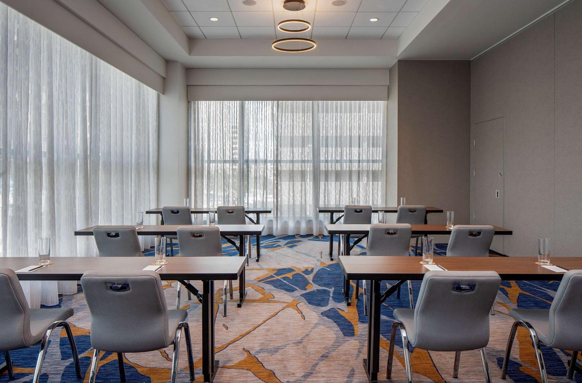 Hilton Garden Inn Austin University Capitol District Exterior foto